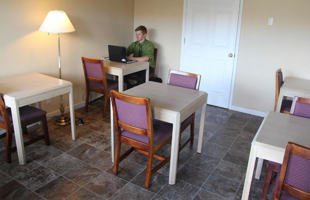The Inn At St. George Bagian luar foto